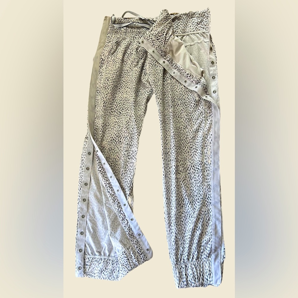 Lululemon Women’s Rare Side Snap Joggers